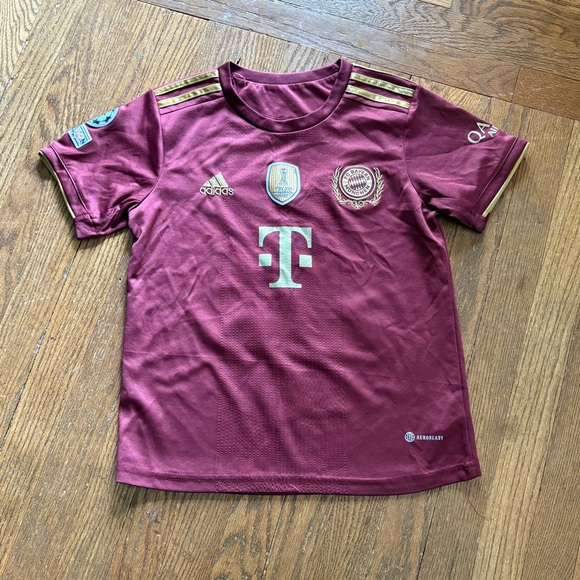 Adidas FC Bayern Munich Soccer Jersey Youth Size 23 Kevin #25 Red Gold - Picture 1 of 3